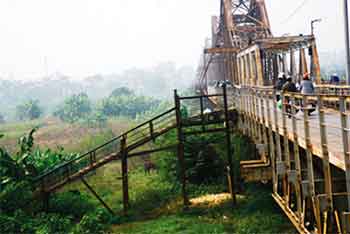 Puente de Long Bien Hanoi