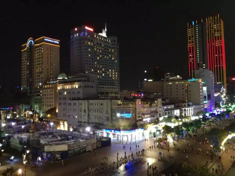 Noche en Saigon