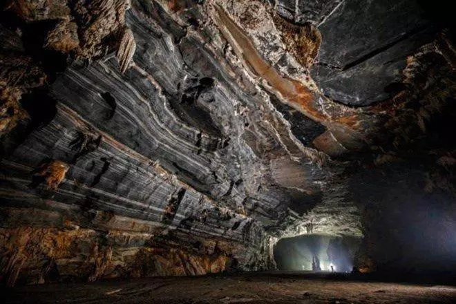 Cueva de más de 2.5 km largo